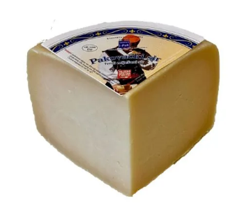 Pakovacki sir cetvrtina Pakovacki sir cetvrtina